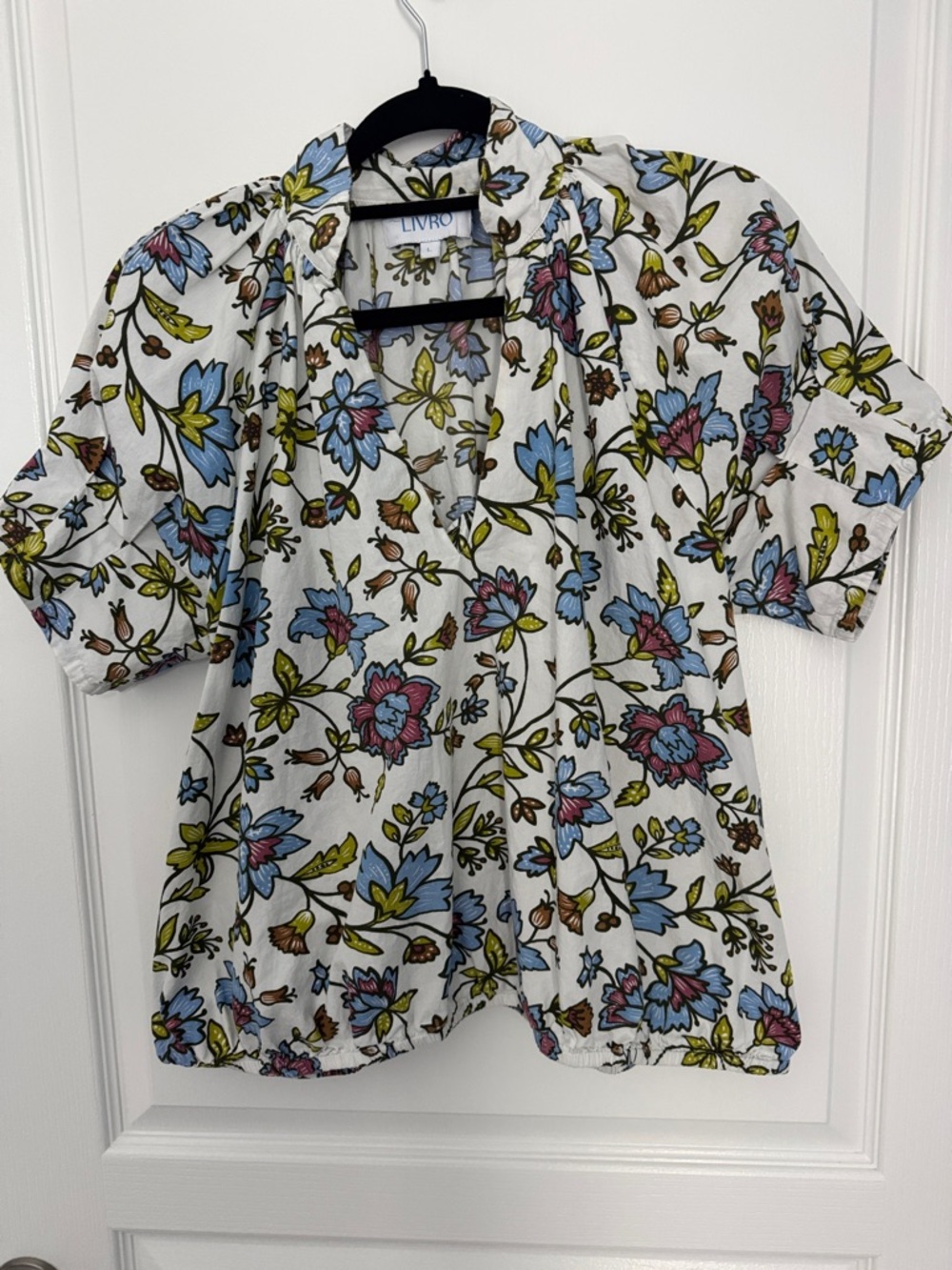 Livario White Floral Short-Sleeve Blouse with Elastic waistband